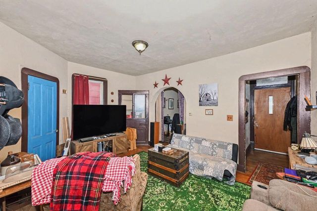 2447 S Burrell STREET, Milwaukee, WI 53207