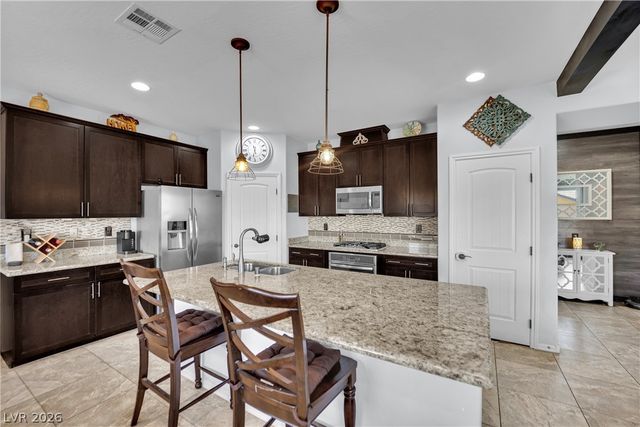 10837 Knickerbocker Avenue, Las Vegas, NV 89166