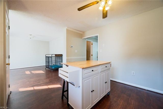 304 Jacks PL, Newport News, VA 23608