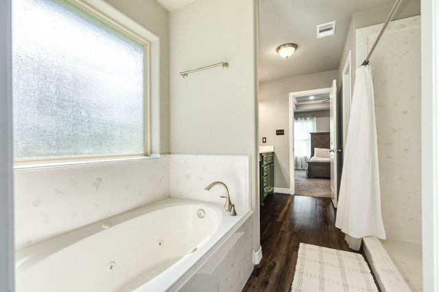 46 Ivy Court, Jones Creek, TX 77541