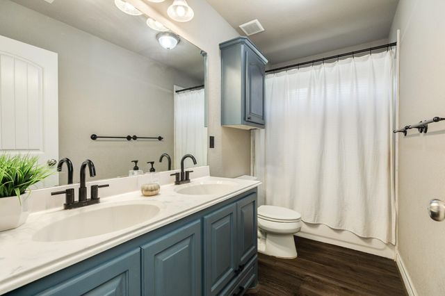 46 Ivy Court, Jones Creek, TX 77541