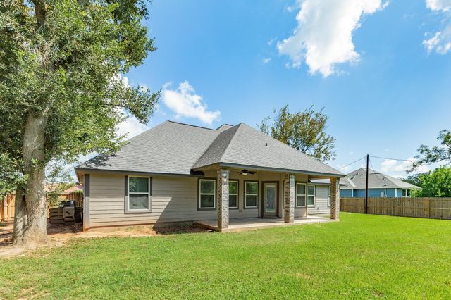 46 Ivy Court, Jones Creek, TX 77541