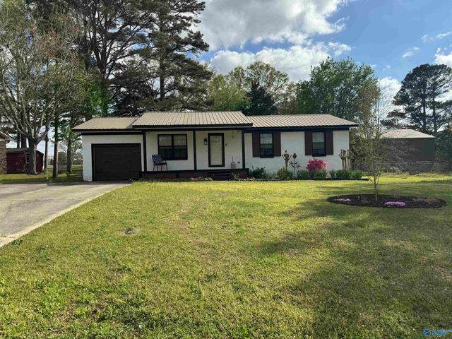 1402 Stage Road, Hartselle, AL 35640