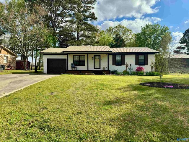 1402 Stage Road, Hartselle, AL 35640