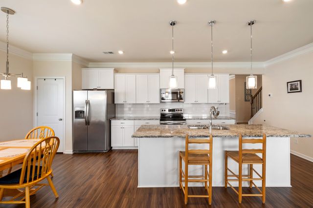 341 Geneva Ln, Columbia, TN 38401
