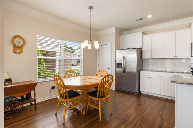 341 Geneva Ln, Columbia, TN 38401