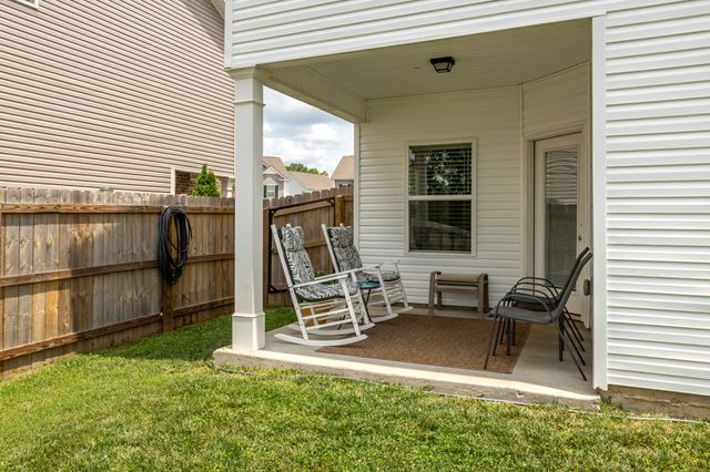 341 Geneva Ln, Columbia, TN 38401