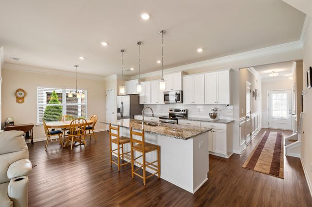 341 Geneva Ln, Columbia, TN 38401