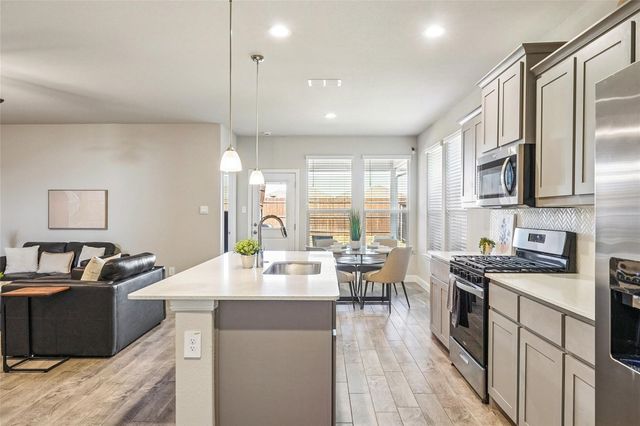 1125 Southwark Drive, Fort Worth, TX 76052