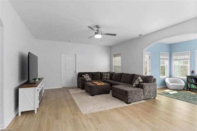 5634 Clouds Harbor Trail, Clemmons, NC 27012