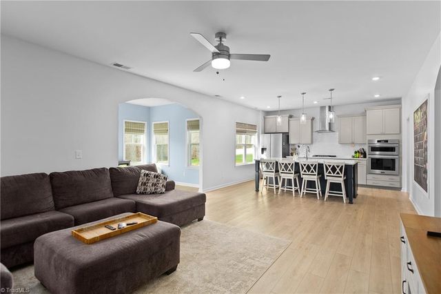 5634 Clouds Harbor Trail, Clemmons, NC 27012