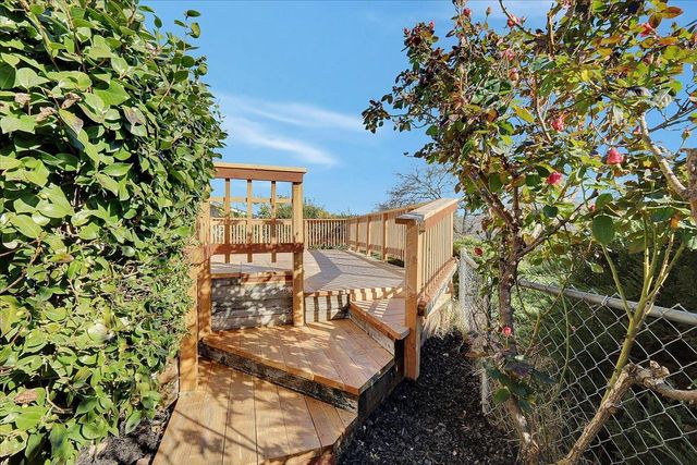 5364 Treasure Hill Dr, Oroville, CA 95966