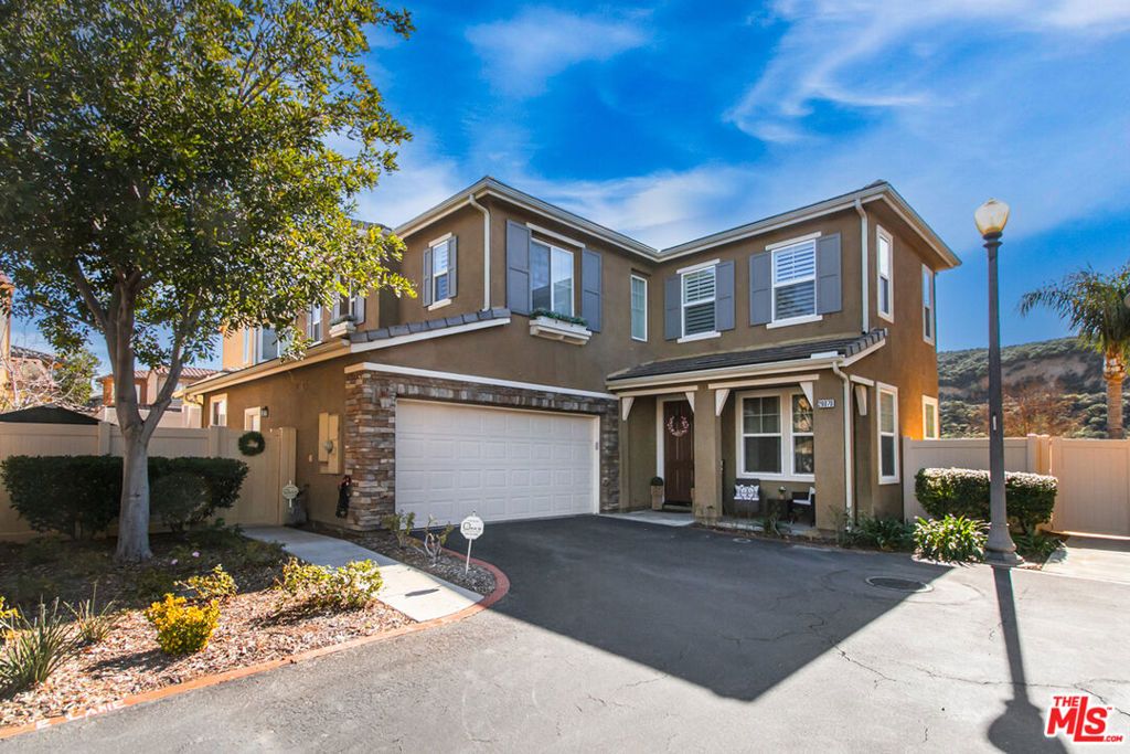 26070 Medici Court, Santa Clarita, CA 91350 — exterior