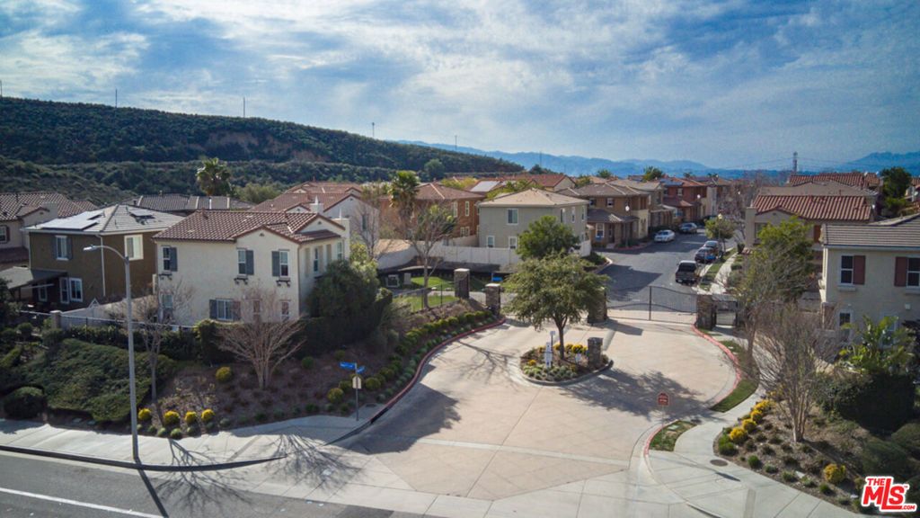 26070 Medici Court, Santa Clarita, CA 91350 — photo 2