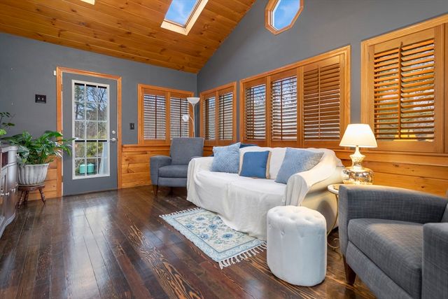 17 Collins Road, Wakefield, MA 01880