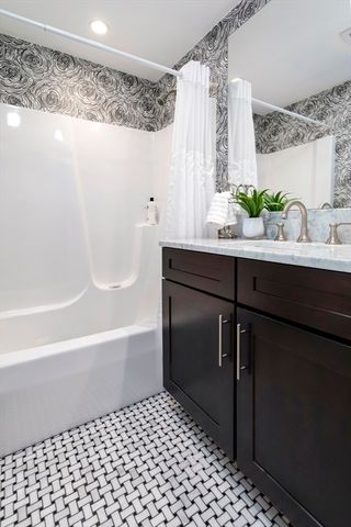 17 Collins Road, Wakefield, MA 01880