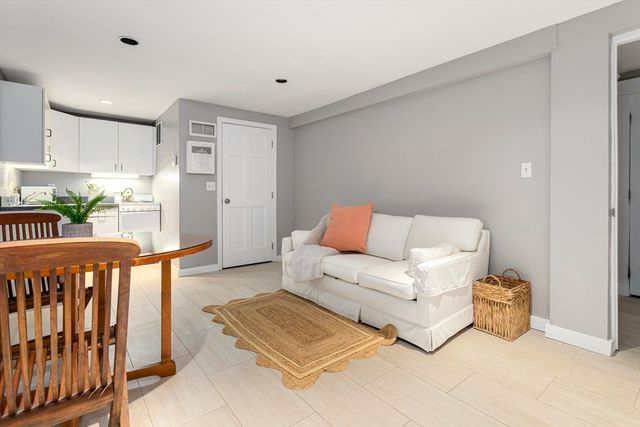 17 Collins Road, Wakefield, MA 01880