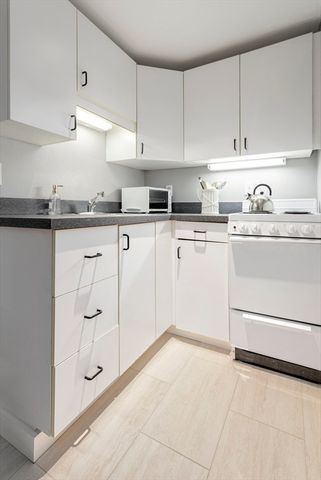 17 Collins Road, Wakefield, MA 01880