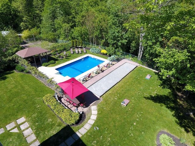 17 Collins Road, Wakefield, MA 01880