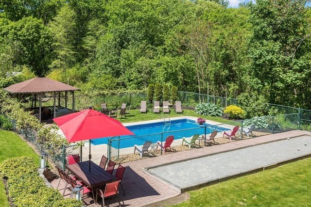 17 Collins Road, Wakefield, MA 01880