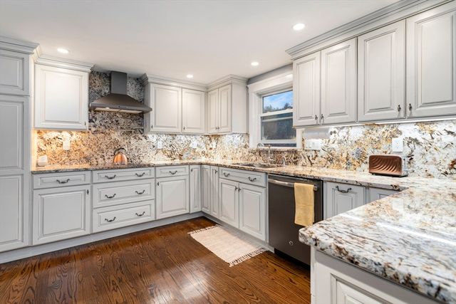 17 Collins Road, Wakefield, MA 01880