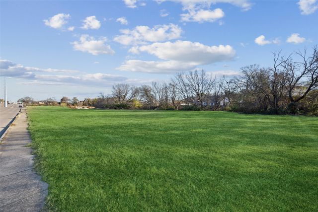 1010 N Cedar Ridge Drive, Duncanville, TX 75116