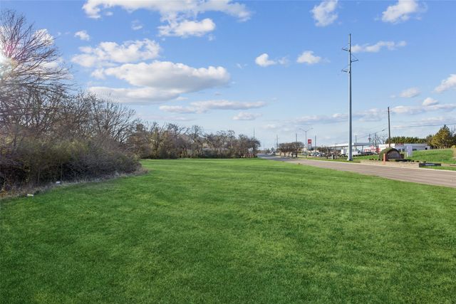 1010 N Cedar Ridge Drive, Duncanville, TX 75116