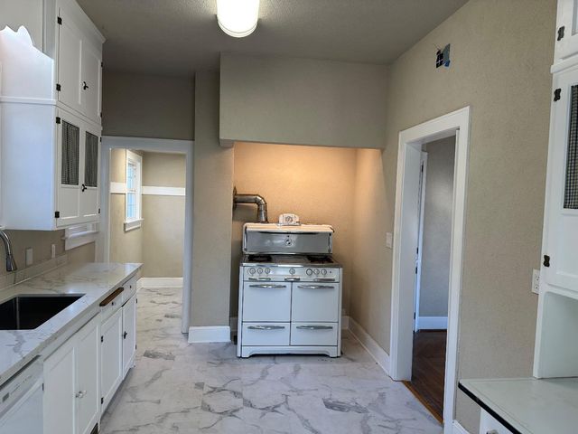 1210 H St, Marysville, CA 95901