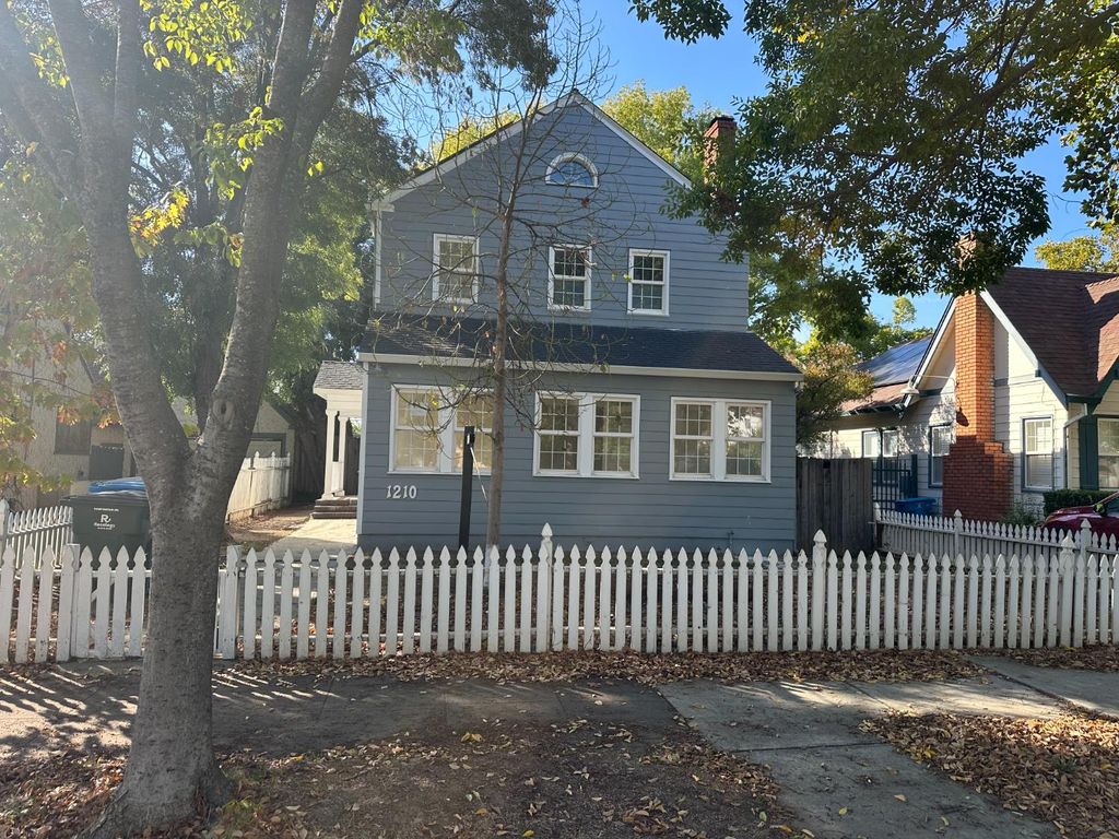 1210 H St, Marysville, CA 95901