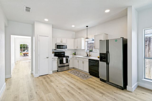 7113 Avington Way, Fort Worth, TX 76133