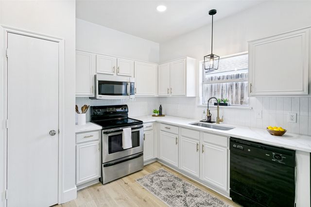 7113 Avington Way, Fort Worth, TX 76133
