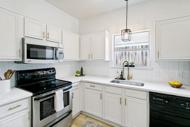 7113 Avington Way, Fort Worth, TX 76133