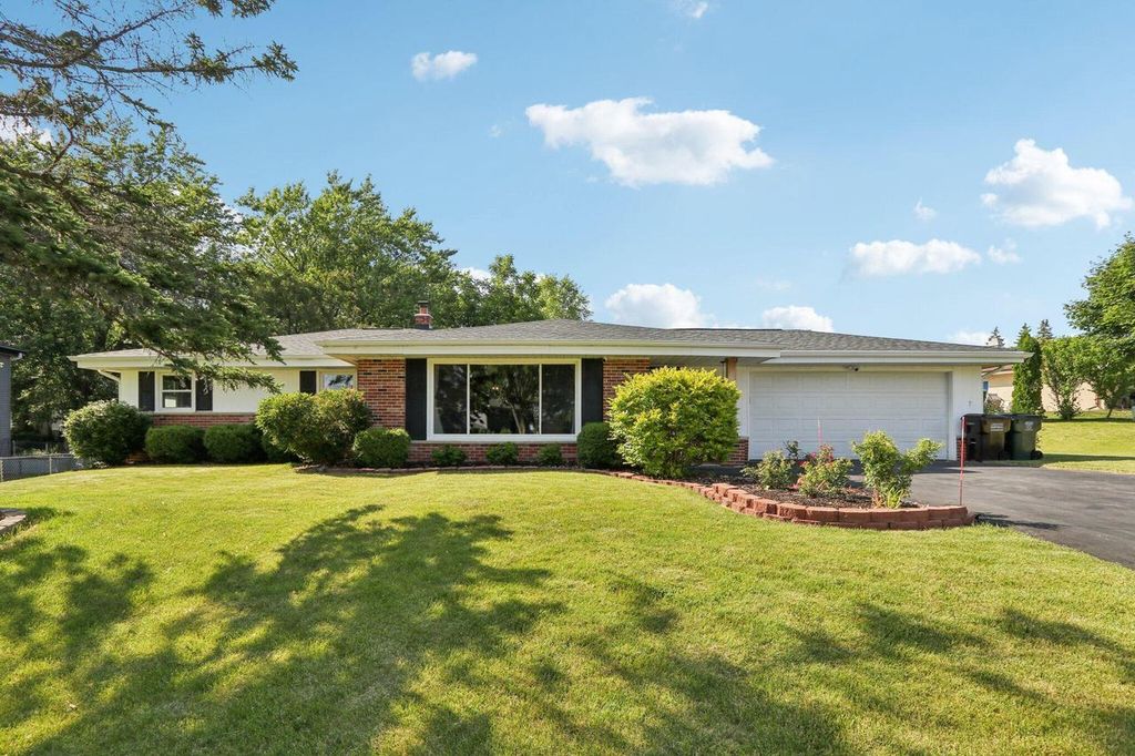12700 W Wilbur DRIVE, New Berlin, WI 53151