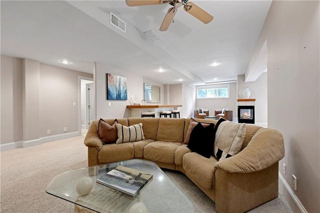 16890 Meadow Lane, Loch Lloyd, MO 64012