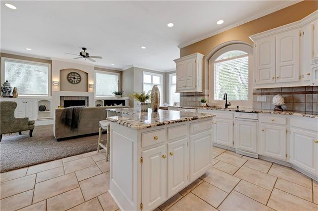16890 Meadow Lane, Loch Lloyd, MO 64012
