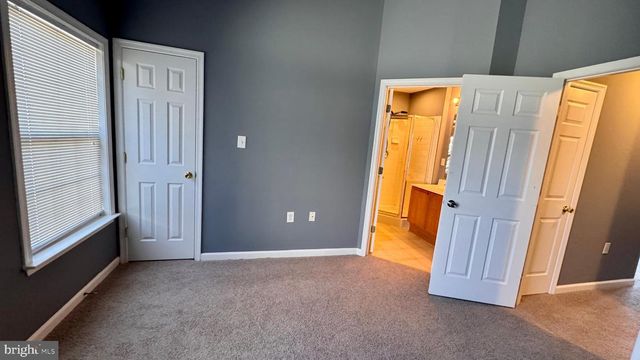 45 LITCHFIELD LN E, Martinsburg, WV 25404