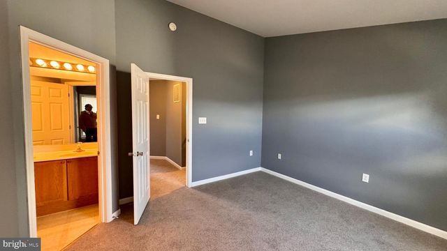 45 LITCHFIELD LN E, Martinsburg, WV 25404