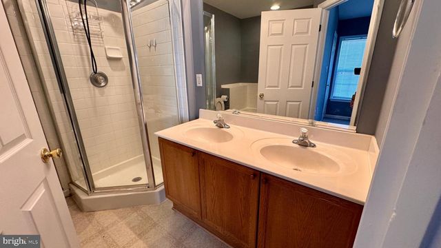 45 LITCHFIELD LN E, Martinsburg, WV 25404