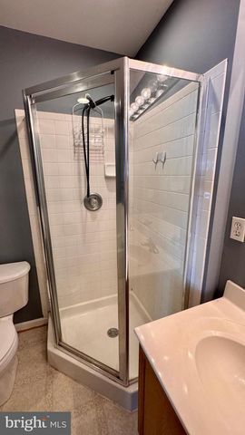 45 LITCHFIELD LN E, Martinsburg, WV 25404