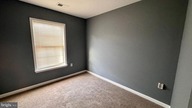 45 LITCHFIELD LN E, Martinsburg, WV 25404