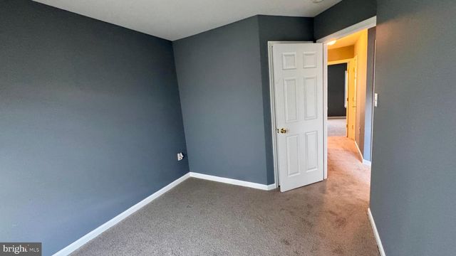 45 LITCHFIELD LN E, Martinsburg, WV 25404