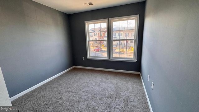 45 LITCHFIELD LN E, Martinsburg, WV 25404