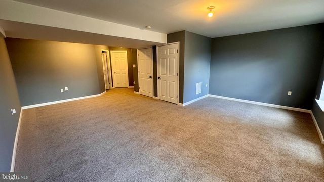 45 LITCHFIELD LN E, Martinsburg, WV 25404