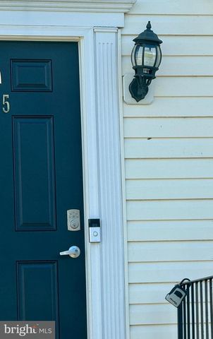 45 LITCHFIELD LN E, Martinsburg, WV 25404