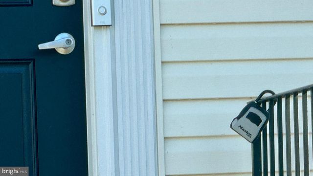 45 LITCHFIELD LN E, Martinsburg, WV 25404