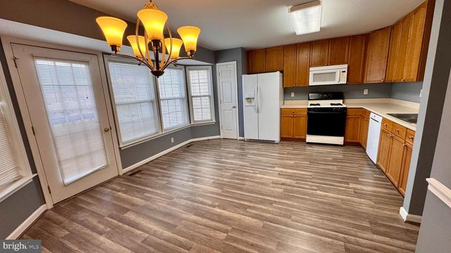 45 LITCHFIELD LN E, Martinsburg, WV 25404