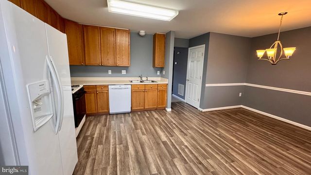 45 LITCHFIELD LN E, Martinsburg, WV 25404