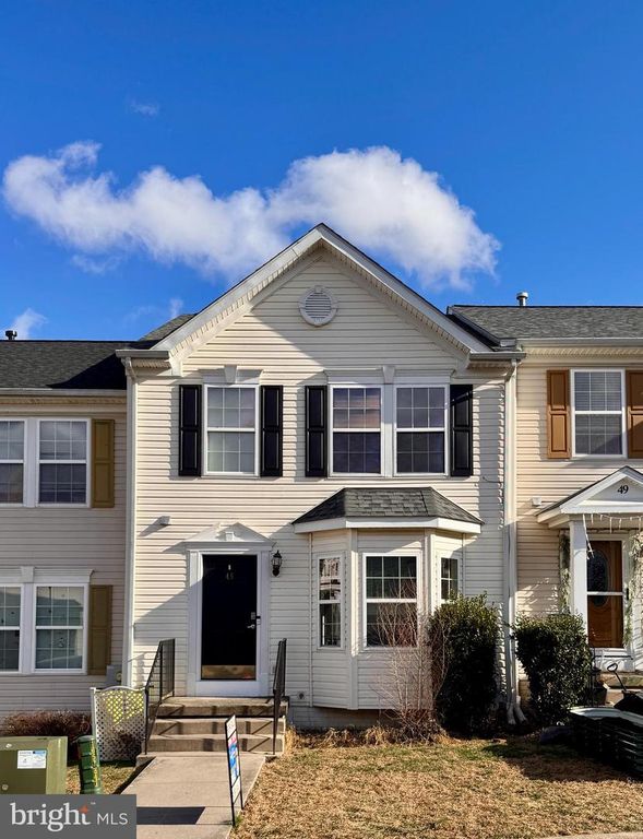 45 LITCHFIELD LN E, Martinsburg, WV 25404