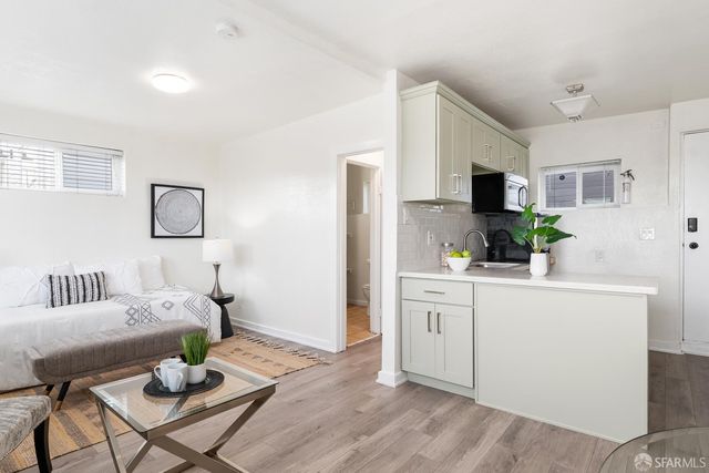 1354 Palou Avenue, San Francisco, CA 94124