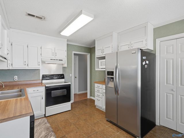 308 N Oxford Circle NW, Meridianville, AL 35759
